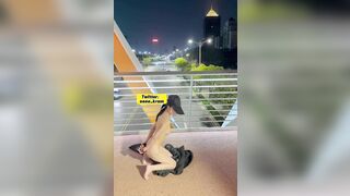 Em gái trung quốc khỏa thân trên cầu vượt