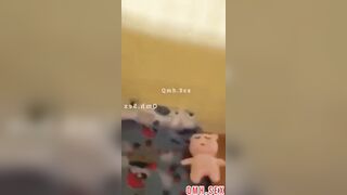 Con em họ đang thủ dâm móc lồn trong chăn ấm bị phát hiện