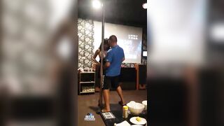 Cô nàng dâm được anh cho mút buồi sướng điên
