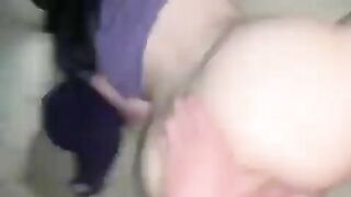 Vừa doggy bé e họ da trắng mông to vừa gọi điện nch với bồ cực hồi hộp mà sướng