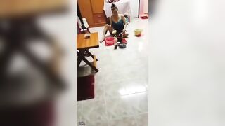Chị hàng xóm đợi em trai hàng xóm sang chơi cho sờ lồn bóp vú địt tê lồn
