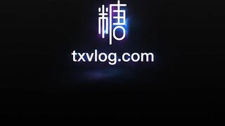 Tiệm làm tóc thiếu nữ xung sướng,vừa làm tóc vừa giúp khách xoa vú bú lồn địt nhau