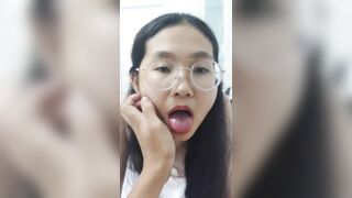 Huấn luyện em dâm kínhcận thành nô lệ nghiện cặc đúng là gáikính cận thường rấtdâm P1