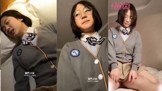 Dụ dỗ gạ chịch được em học sinh mới lớn Trung Quốc đi khách sạn để quan hệ tình dục