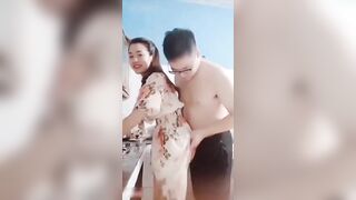 Đang nấu ăn cũng chả được yên nữa