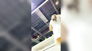 quay lén dưới váy máy em PGA trong sự kiện ra mắt xe - phần 1