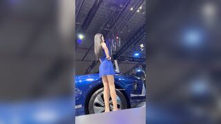 quay lén dưới váy máy em PGA trong sự kiện ra mắt xe - phần 10