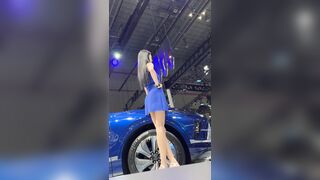 quay lén dưới váy máy em PGA trong sự kiện ra mắt xe - phần 10
