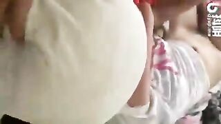Địt con bạn thân mà nó không cho nứng hết cả cặc cố địt phát cho sướng