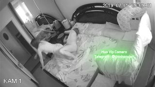 Hack Camera Vợ Chồng Lén Địt Nhau Trước Mặt Con