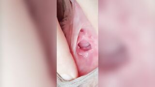 Cái lỗ lồn hồng hào đang thèm cặc muốn uống tinh dâm đãng chảy nước