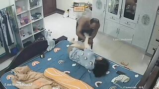 Sốc bố chồng dở trò đồi bại với con dâu