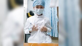 Y tá bác sĩ mà còn public trong bệnh viện như thế là thua rồi