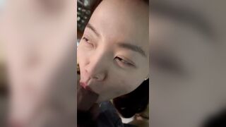 em nói bị ốm mà anh sang thăm chưa gì e đã vạch ra bú nút cán rồi