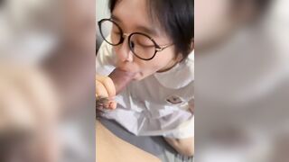 bé loli xin xăn ngại ngùng trước con cặc của anh