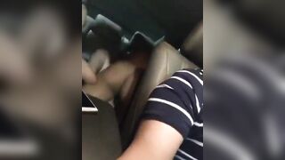 Tài xế taxi bất ngờ khi thấy cặp đôi hứng tình đụ luôn trên xe của mình