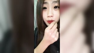 Tiktoker Mai Linh khoe vú to và địt nhau