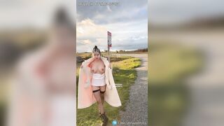 Idol Oshimiya thích show hàng public đặc biệt thích show ở chỗ có ng qua lại thì nứng