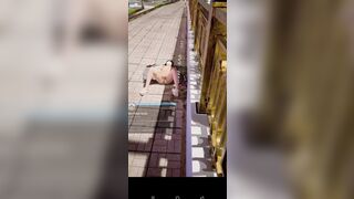 Bắt em public dưới lang cang cầu