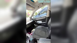 E người yêu nứng lồn cưỡi ngựa b trai public trên oto bất kể người khác có đg nhìn vô