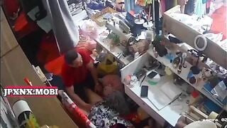 Bú lồn địt chủ shop hàng ngon dâm đãng kích thích bắn tinh vào lồn