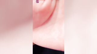 Đồ còn chưa tan bé người yêu vú to kính cận đã bắt dậy livestream kiếm tiền