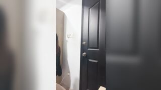 Tiktoker Hương Loli lộ núm khi thay đồ trên live
