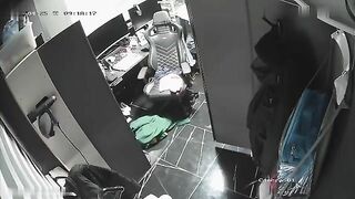 Quay lén trong phòng ngủ của em gái xinh thay quần áo vú to lồn ngon mông bự
