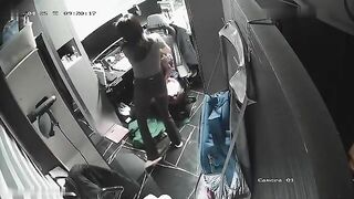 Quay lén trong phòng ngủ của em gái xinh thay quần áo vú to lồn ngon mông bự