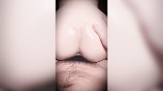Anh tài xế Bee số hưởng bị em khách vú to hành hạ từ giường xuống ghế – Phần 2