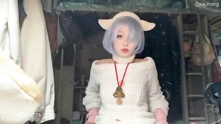 Cosplay công chúa anime xinh đẹp thủ dâm