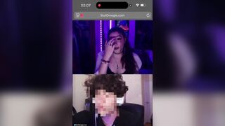 Teen show vú cho trai lạ trên omegle
