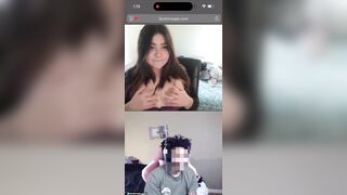 Chubby show cho trai lạ trên omegle