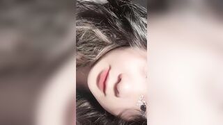 Bé học sinh quái vật 3 đầu