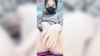 Em gái hàng múp show hangg