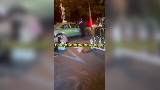 Đánh ghen lột đồ làm nhục nhau trên phố