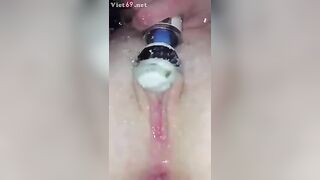 Lồn hồng ra nước như máy xả