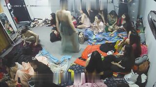 Sex Bí Mật Bên Trong Phòng Thay Đồ Tay Vịn Quán Karaoke