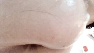 tắm táp sạch sẽ rồi đợi anh qua chịch