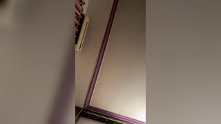 Quay lén em gái xinh vú đẹp . Link lột đồ AI bên dưới nhé