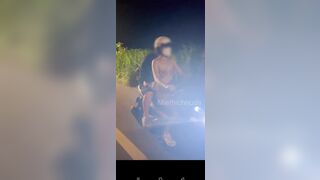 Public chở người lạ lúc nửa đêm cùng em mie