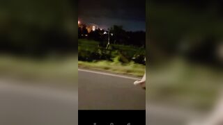 Public đi dạo ngoài đường lúc nữa đêm