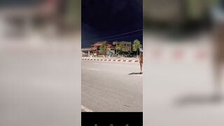 Public bên đường