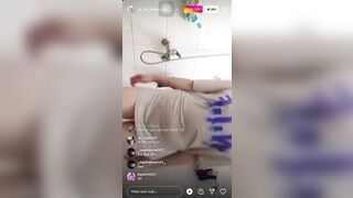 Live tắm rồi ngồi móc lồn 1