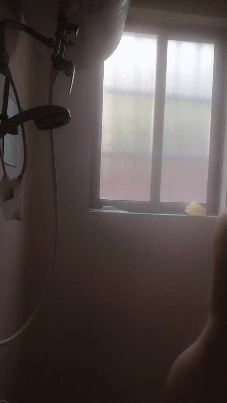 Chia tay nên em bị tung clip