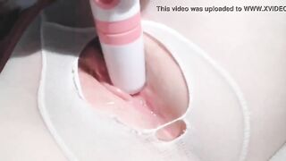 Lồn Múp của Bé Teen HS Lớp 10 Nhét Bú Mực Thủ dâm Chảy dâm Thủy