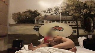 Đặt camera phát hiện vợ mặc đồ gợi cảm cho bạn thân lại đụ