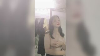 bé lớp 10 đang chat sex với người yêu thì mẹ vào