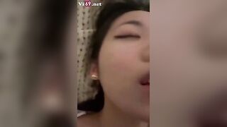 Bắt taxi về gái xinh say xỉn bị tài xế đưa vào nhà nghỉ lột đồ móc rồi địt toạc lồn