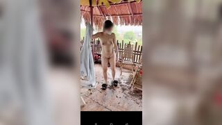 Public cùng em mie ở quán nước 2